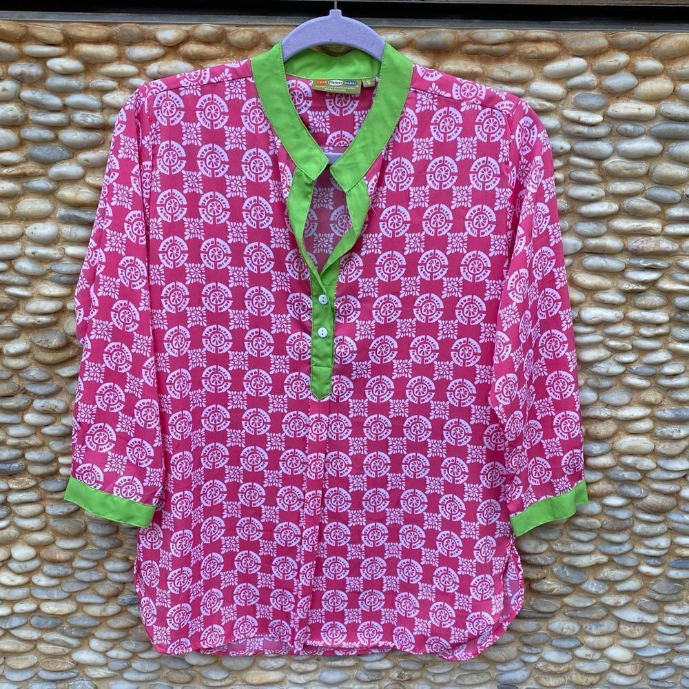 Rock Flower Paper Pink/White Top w/Lime Green Trim Top/Tunic. Size Small. EUC!